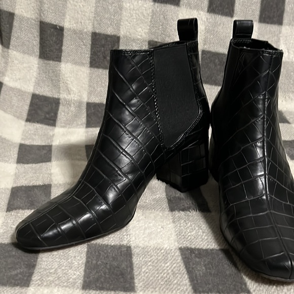 Embossed Booties - Picture 2 of 5